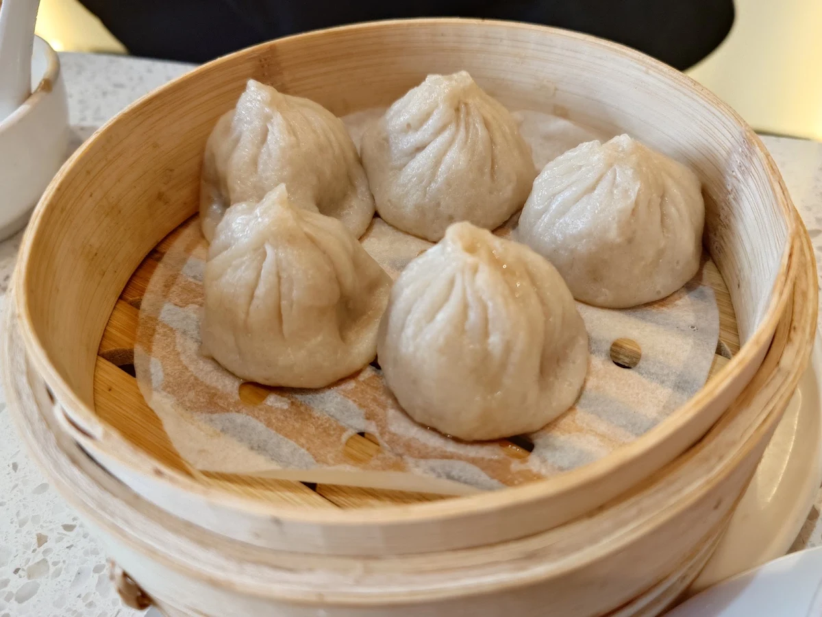 南翔小籠包 5 steamed dumplings w ground pork